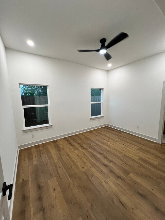 Foto del edificio - 9821 Turnbow St