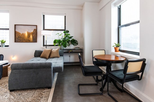 Foto del edificio - 758 N Broadway