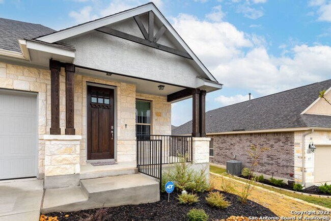 Building Photo - Beautiful and Newly Built, Modern - 3 Bedr...