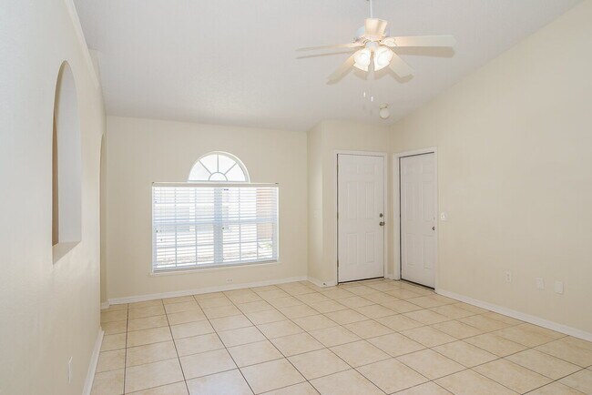 Foto del edificio - 8376 Oak Crossing Dr W