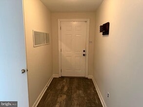 Building Photo - 5404 Doral Dr