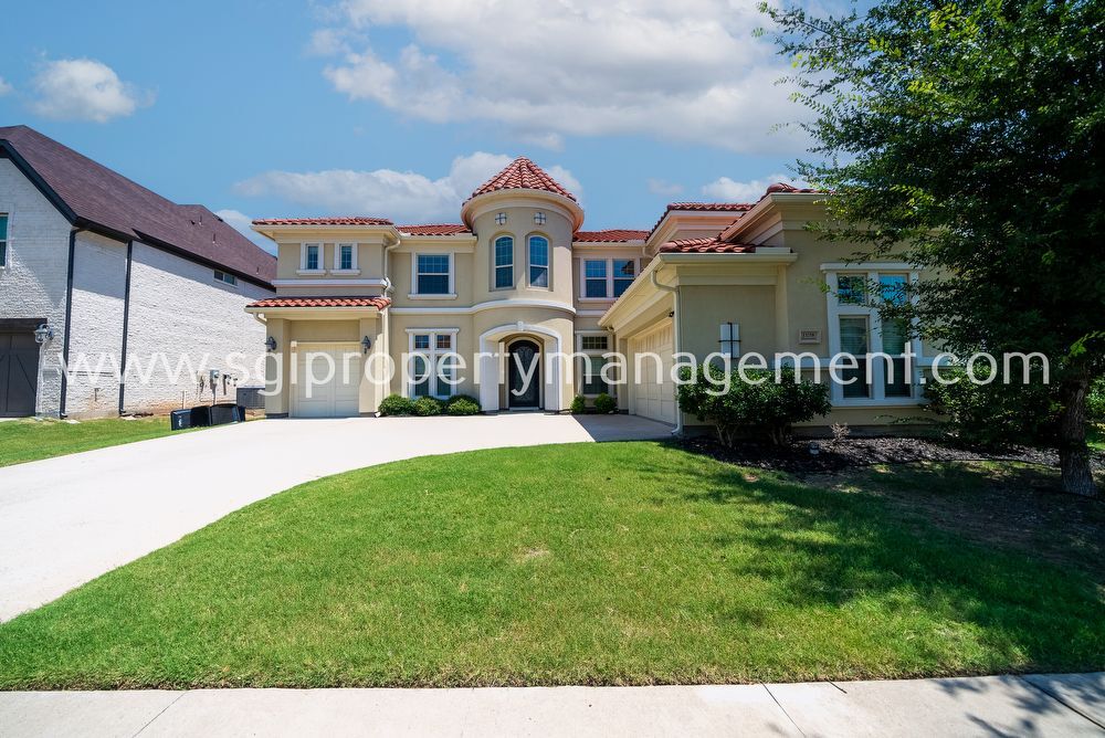 Primary Photo - Resort Style Living in this Luxurious Home...