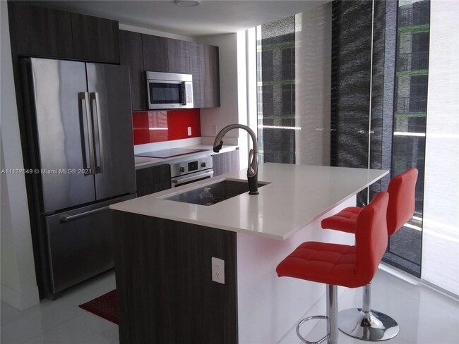 Foto del edificio - 488 NE 18th St