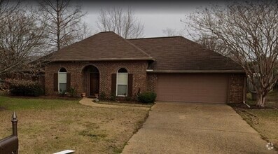 Building Photo - 248 Camelot Way