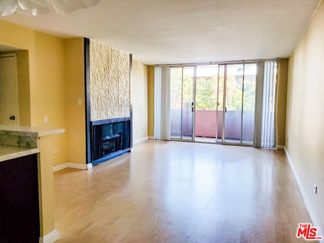 Building Photo - 421 S La Fayette Park Pl