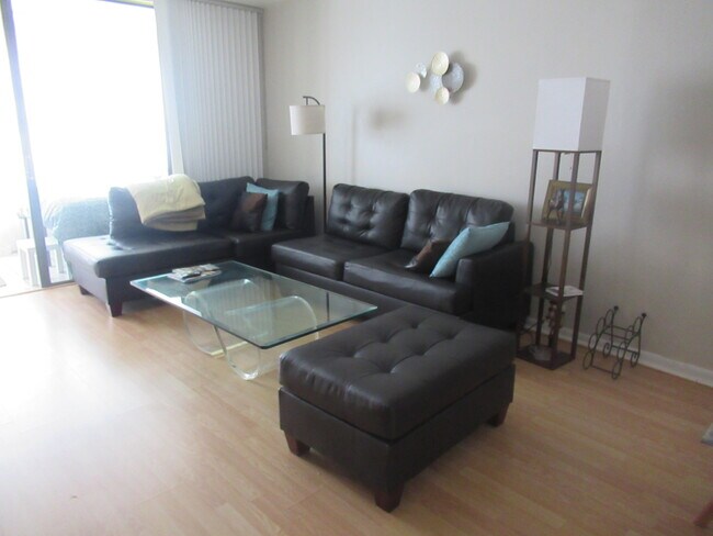 Foto del edificio - 2841 Somerset Dr