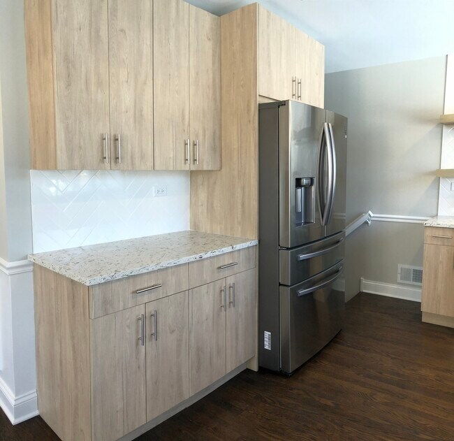 Foto del edificio - 3035 N Olcott Ave