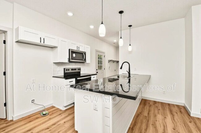 Foto del edificio - 1910 W Thoman St