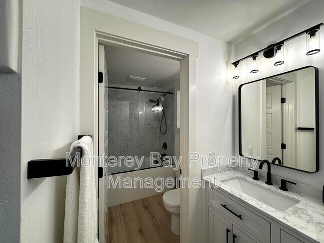 Foto del edificio - 4107 Pine Meadows Way