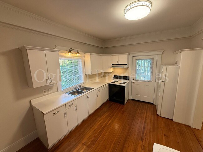 Foto del edificio - 158 Piedmont Ave