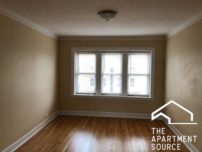 Foto del edificio - 4454 W Diversey Ave