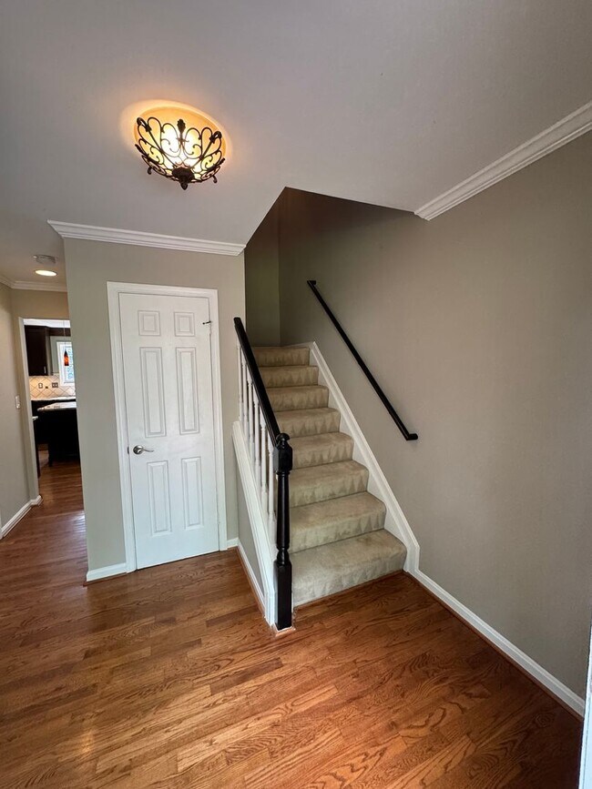 Foto del edificio - Lovely and Spacious 3 Bedroom 2.5 Bathroom...