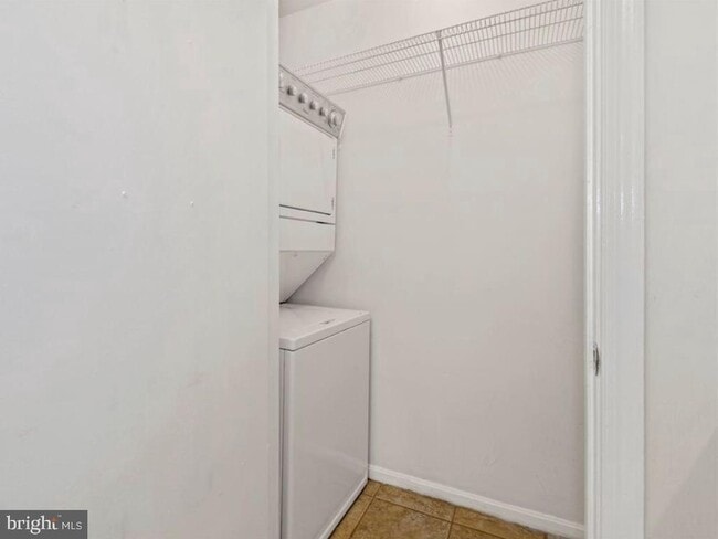 Building Photo - 12351 Strong Ct