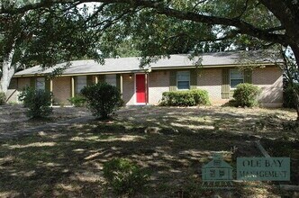 Building Photo - 1002 Centerwood Dr
