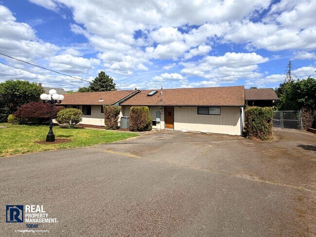 Building Photo - Spacious 2 Bedroom Home with Bonus Den in Prime Puyallup Location