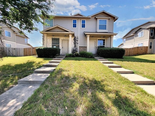 Foto del edificio - 13716 Harris Ridge Blvd