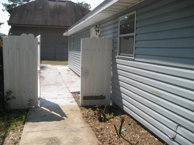 Building Photo - 4606 Wood Ave