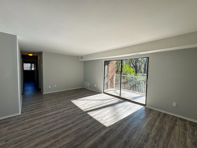 Building Photo - 1287 Schaub Dr
