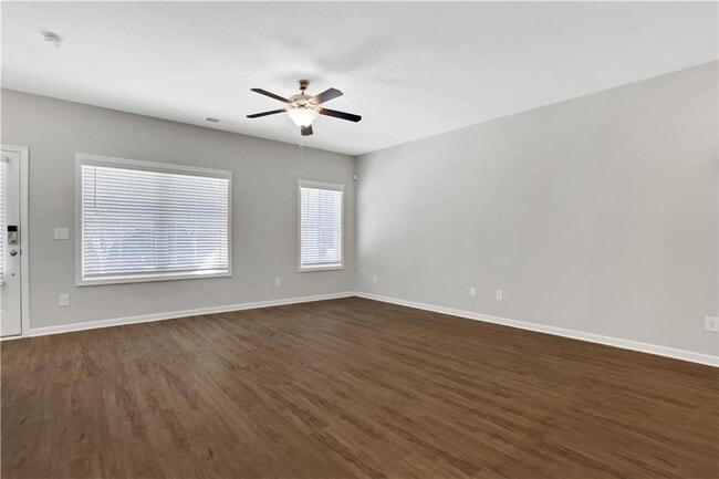 Building Photo - 1954 Sanford Dr