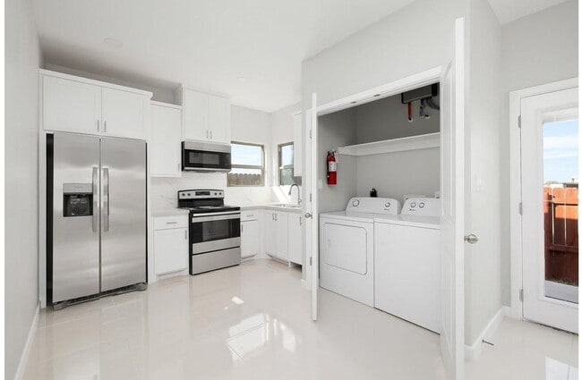 Building Photo - 200 W Saint Helena Ave
