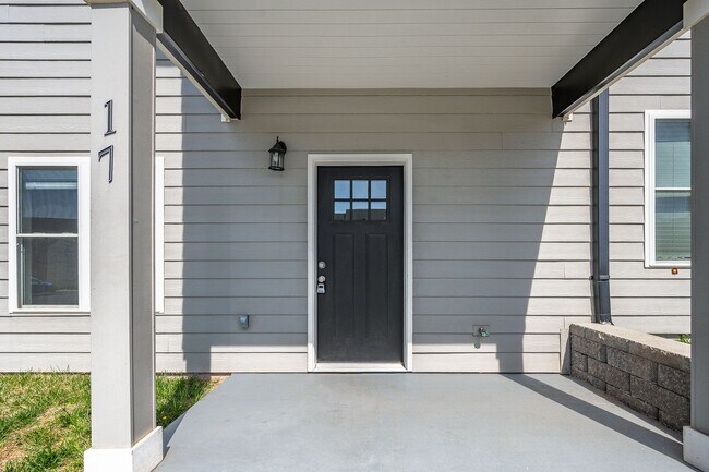 Foto del edificio - 3 Bedroom Townhome in Campbell County