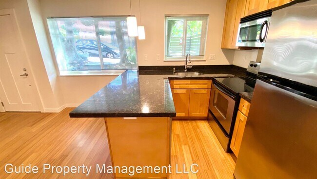 Foto del edificio - 4546 45th Ave SW