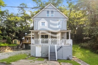 Building Photo - 312 Charles St