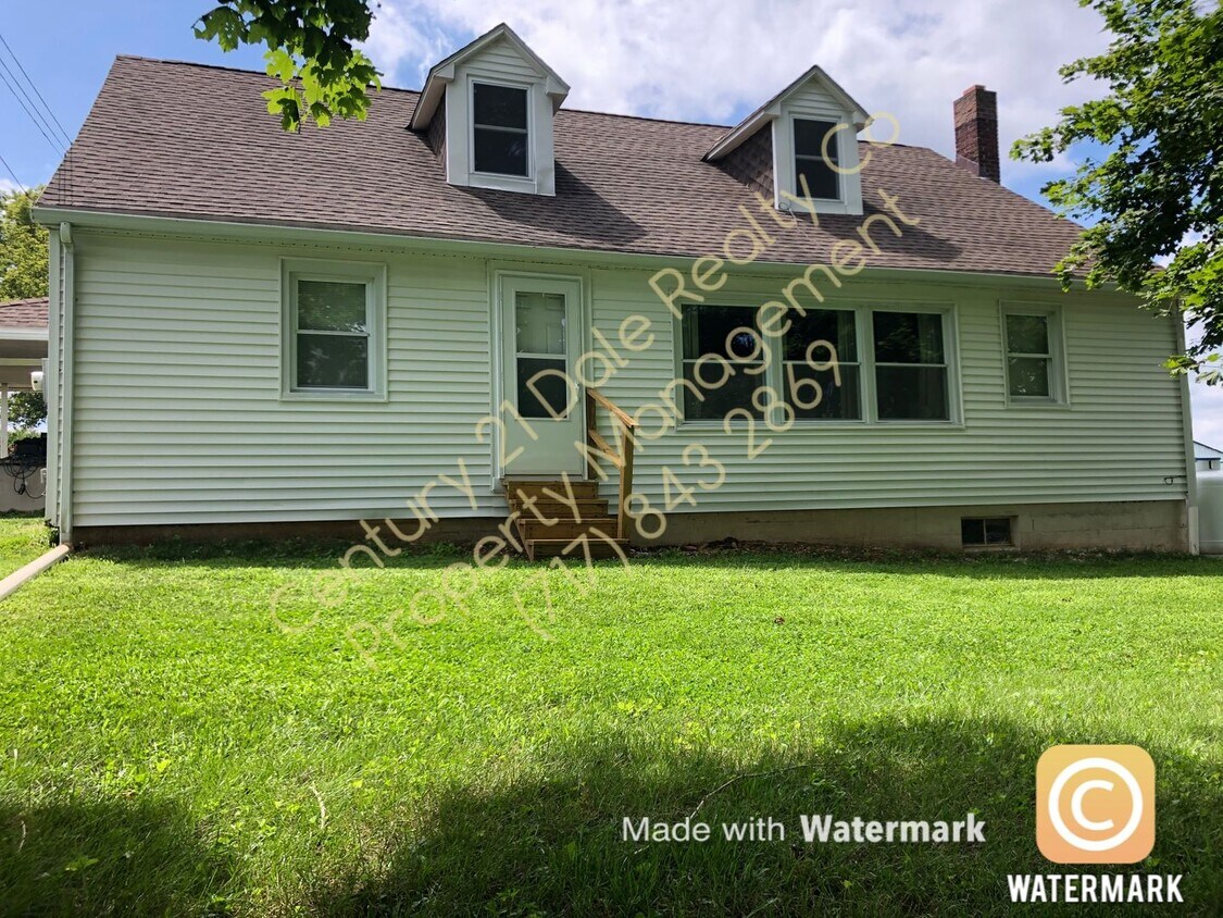 Primary Photo - Three Bedroom Country Home in Red Lion Sch...