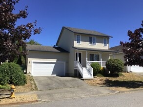 Building Photo - 19403 Valley View Dr