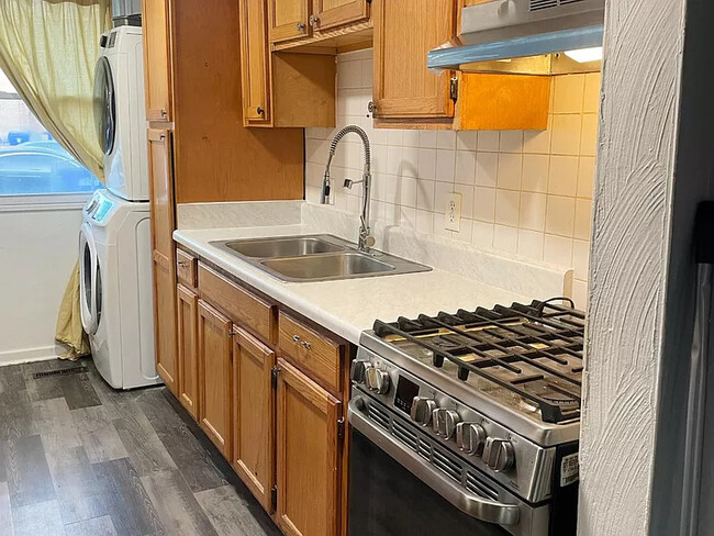 Kitchen - 6435 Faraday Ct