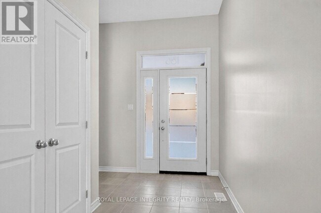 Building Photo - 165 Angelonia Cres