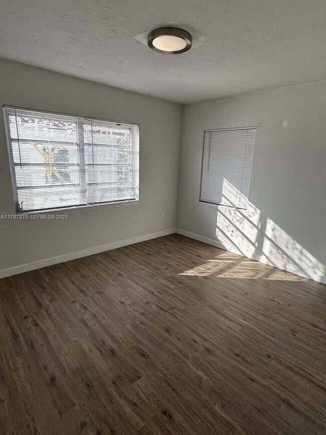 Foto del edificio - 541 SW 7th St