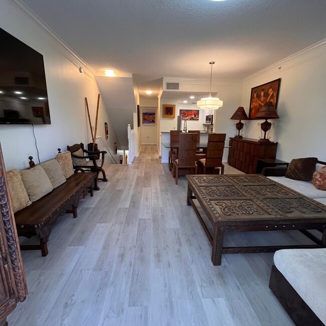 Foto del edificio - 2018 Alta Meadows Ln