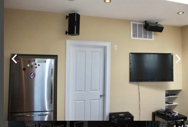 Building Photo - 148 Hillside St