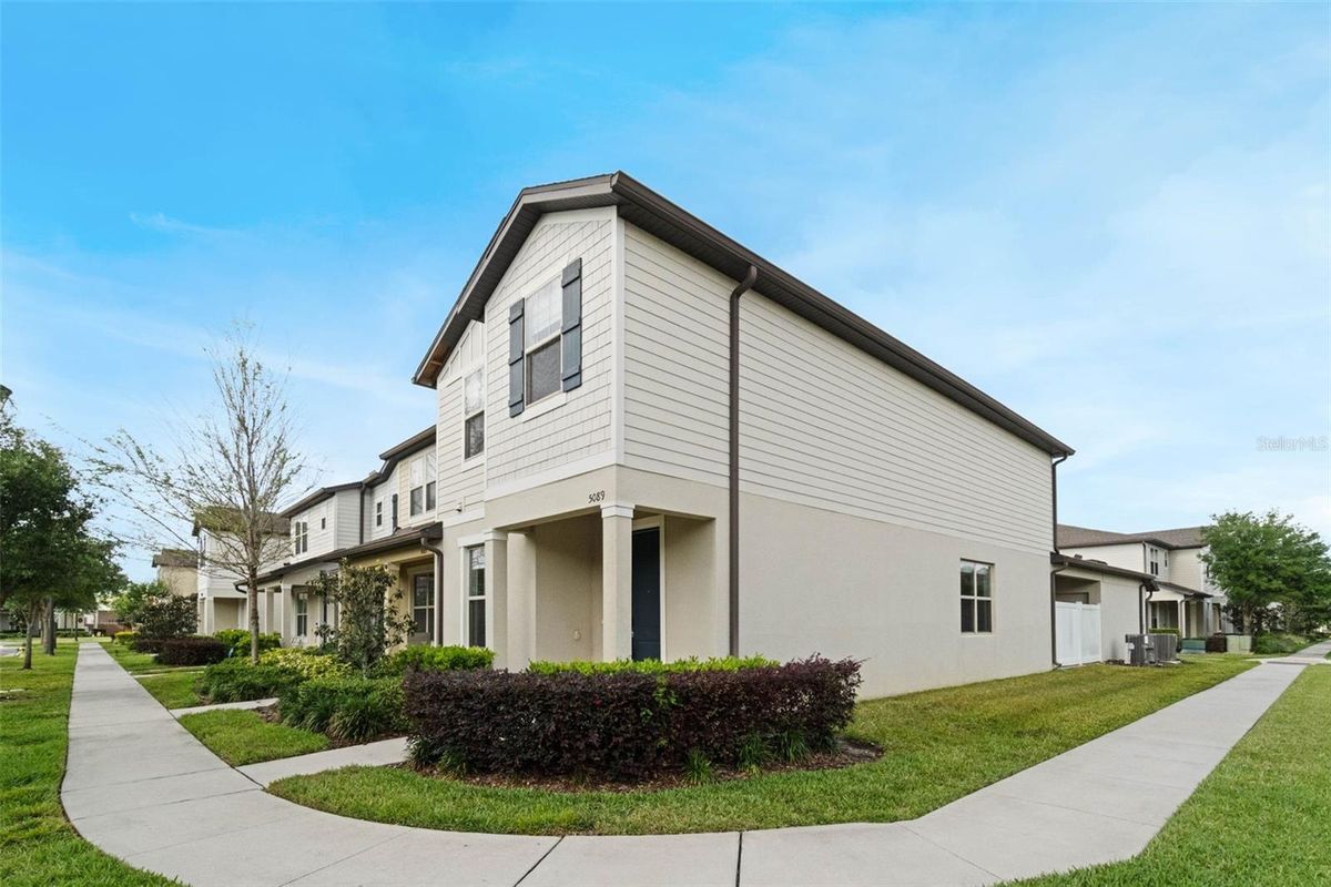 Foto principal - 5089 Caspian St
