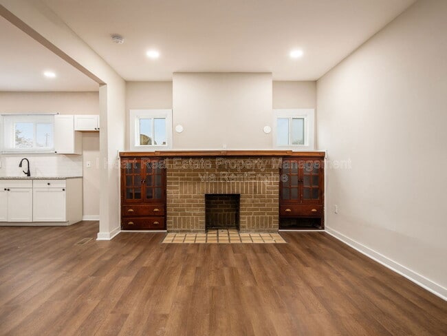 Building Photo - 1390 Sullivant Ave