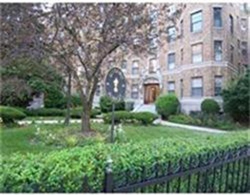 Foto del edificio - 122 Riverway