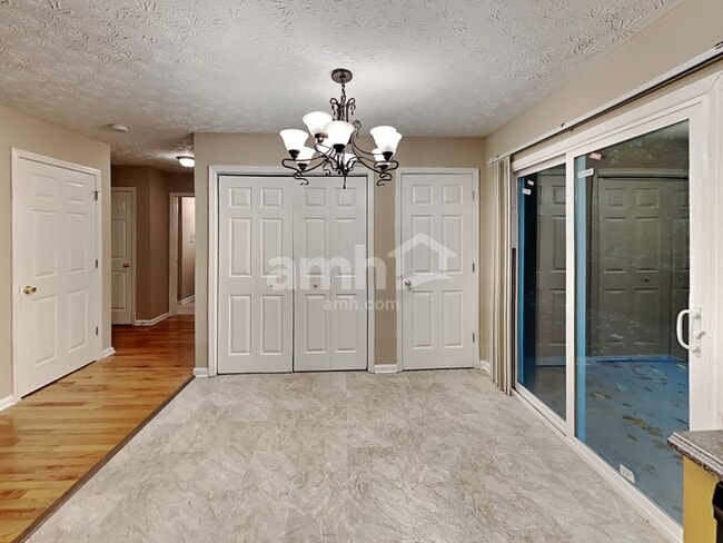 Building Photo - 2376 Rimmele Dr