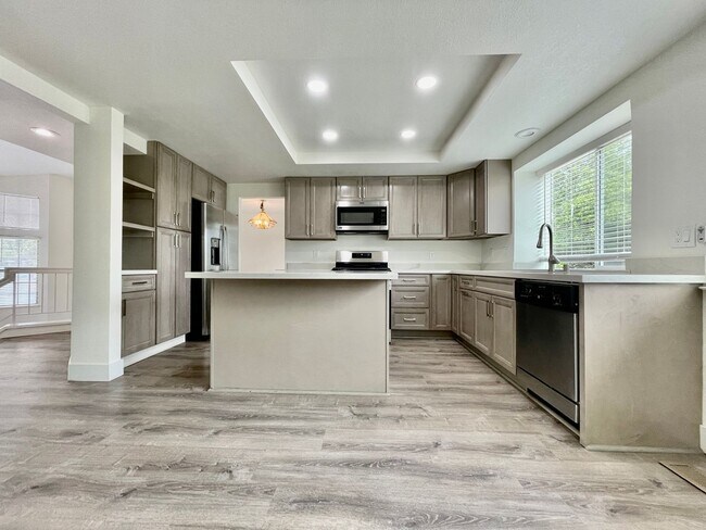 Foto del edificio - 2821 Bellflower Dr