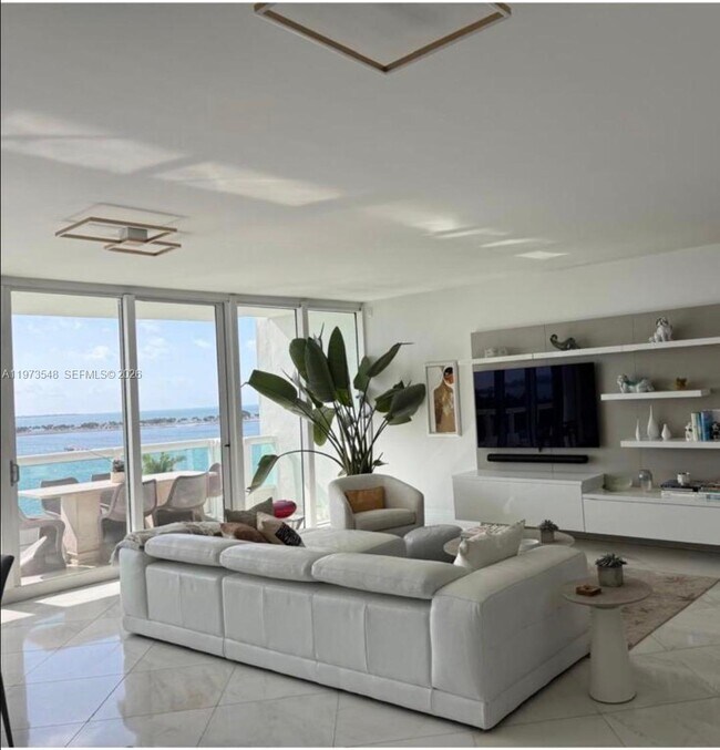 Foto del edificio - 1643 Brickell Ave