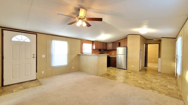 Building Photo - 2/1 MOBILE HOME IN COMMANDERS PALACE - FRE...