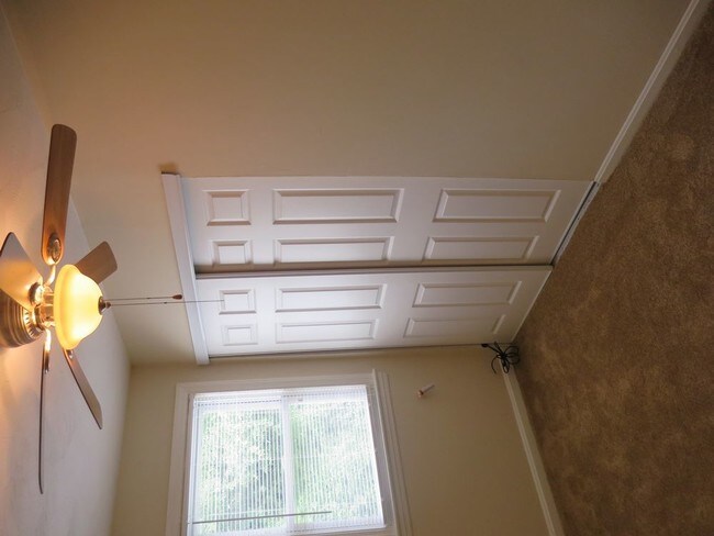 Building Photo - 2613 Colebrooke Dr