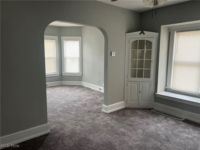 Building Photo - 1415 Olivewood Ave