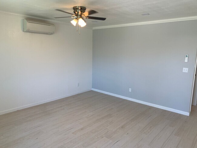 Building Photo - LABOR DAY SPECIAL - 2 WEEKS FREE RENT!!