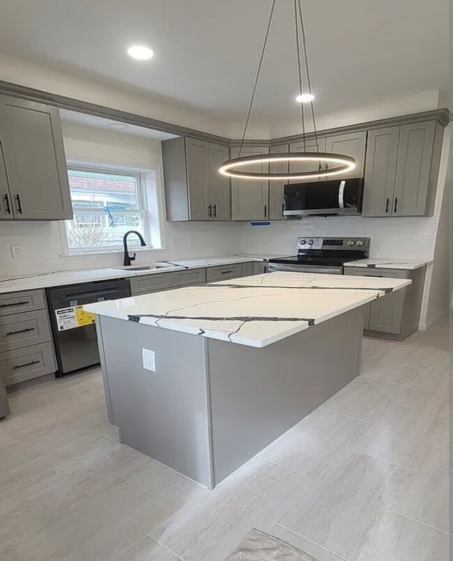 Building Photo - 30 Lyman St