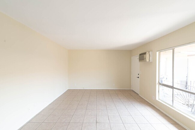 Foto del interior - 9215 - Sepulveda Apts