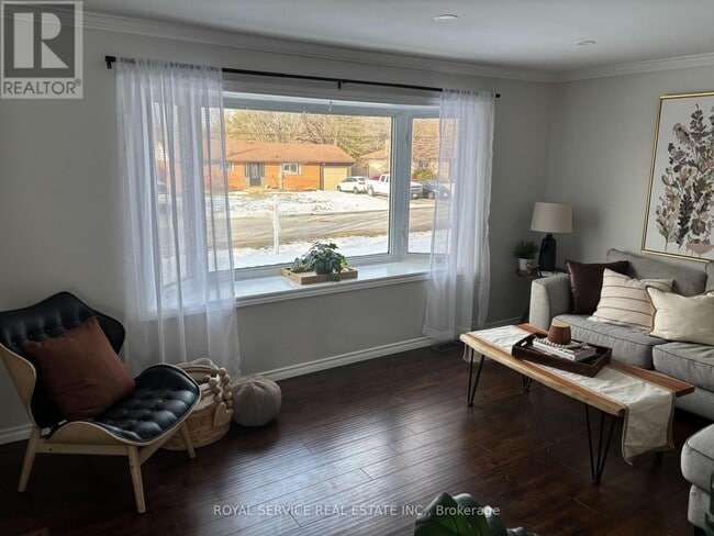 Building Photo - 5 Streamside Dr