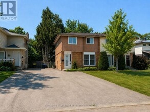 Building Photo - 11 Chaucer Crescent