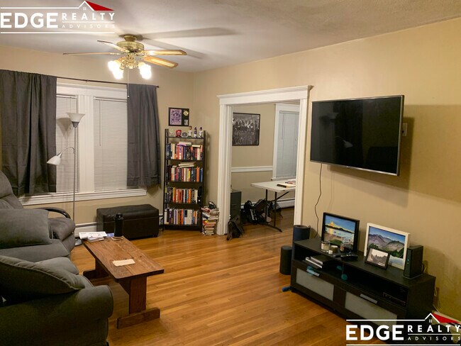 Foto del edificio - 14 Lyons Ct