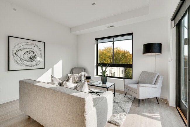 Building Photo - Linden Flats